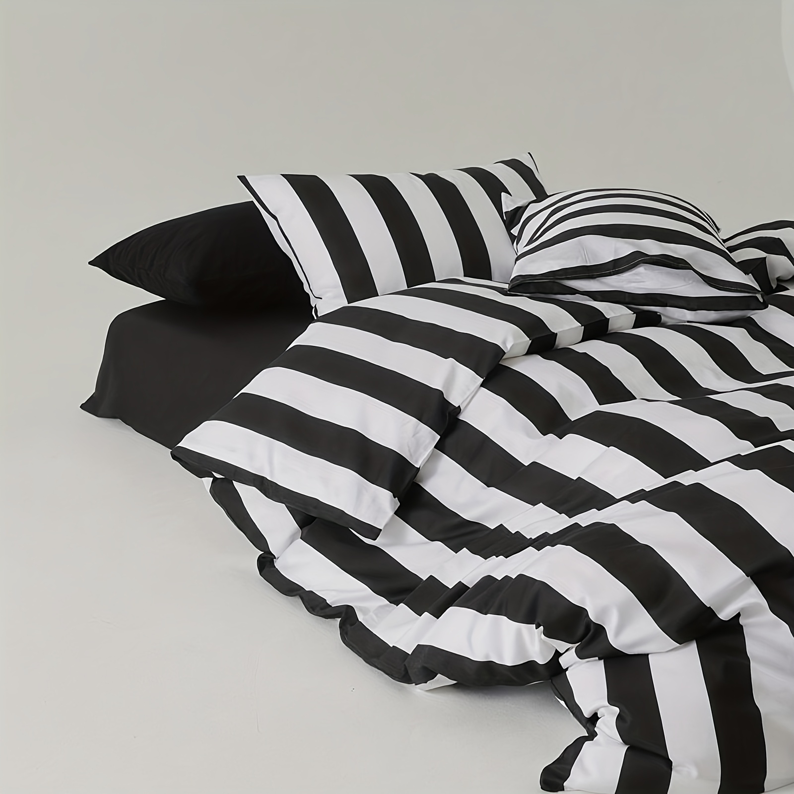 Black and White Striped Minima - đánh giá và giá Duvet Insert White