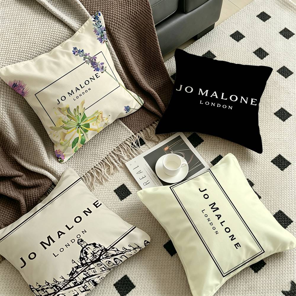 J-Jo M-Malone L-LOGO Cushion C - đánh giá và giá Home Textiles Logo